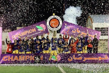 فوتبال زنانن