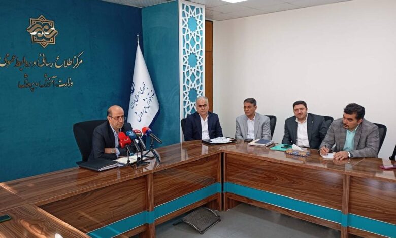 آذرکیش معاون متوسطه آموزش و پرورش