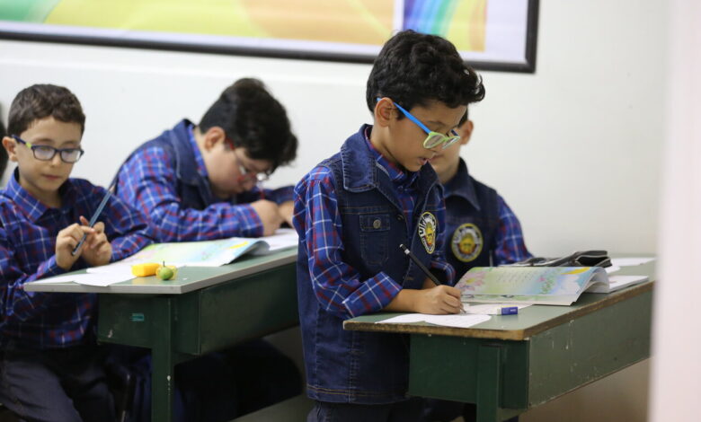 دانشآموزان سر کلاس مدرسه
